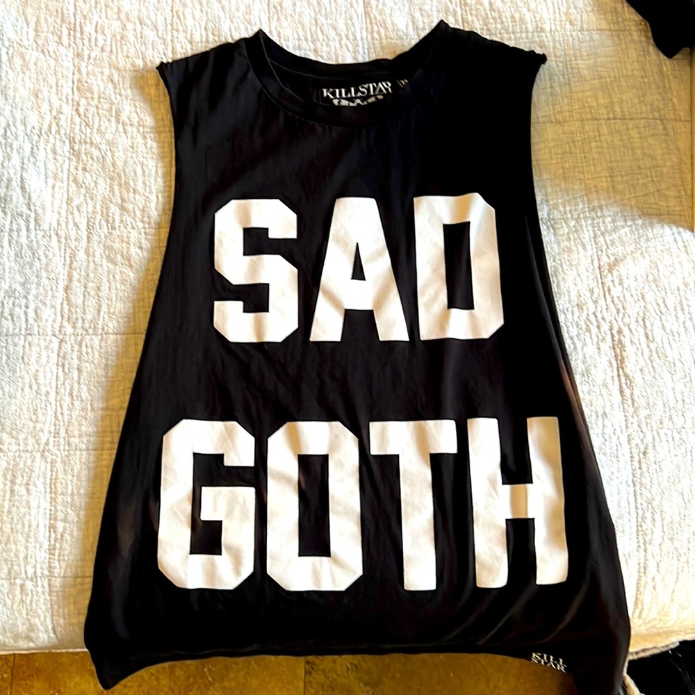 Sad goth kill star muscle tee